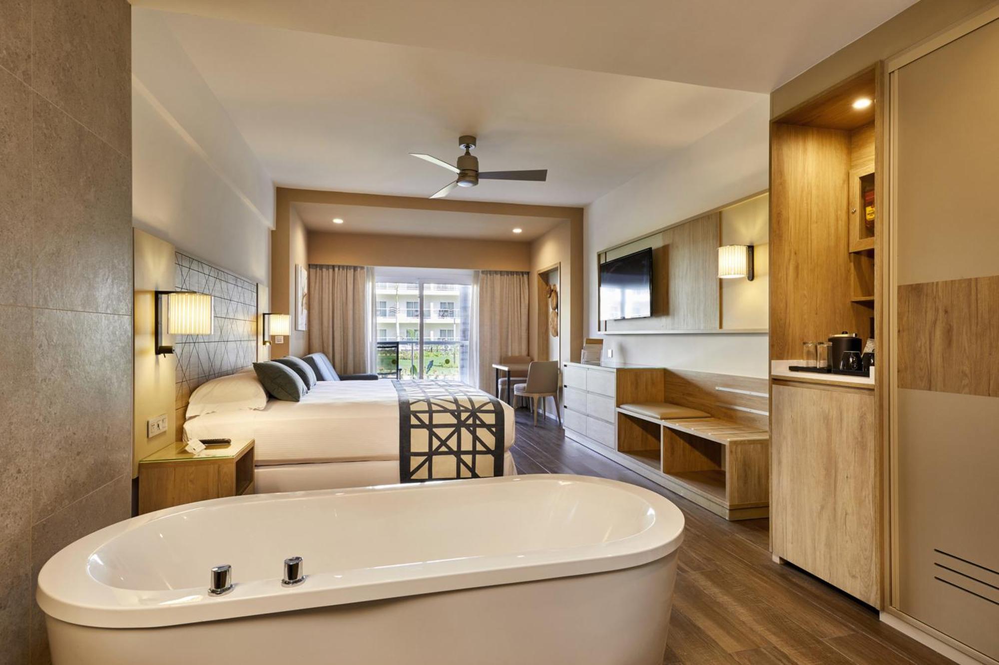 Junior Suite Tropical View